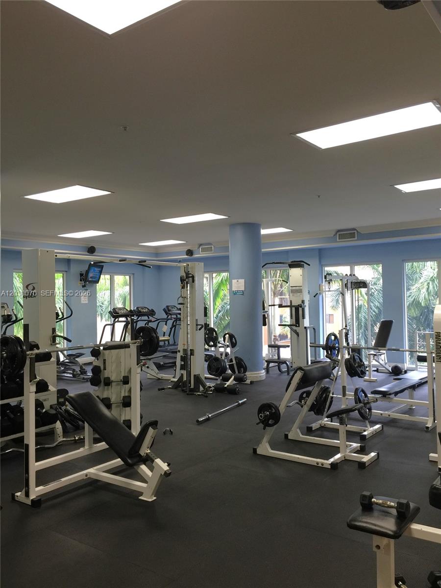 5085 NW 7th St #602, Miami FL 33126