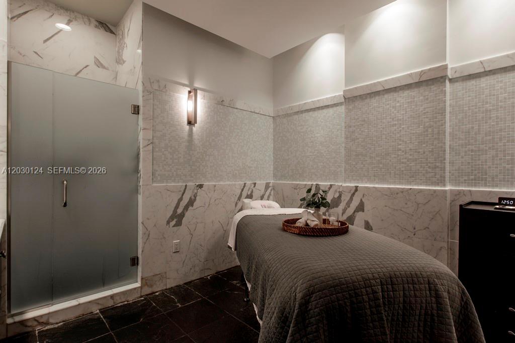 5959 Collins Ave #807, Miami Beach FL 33140