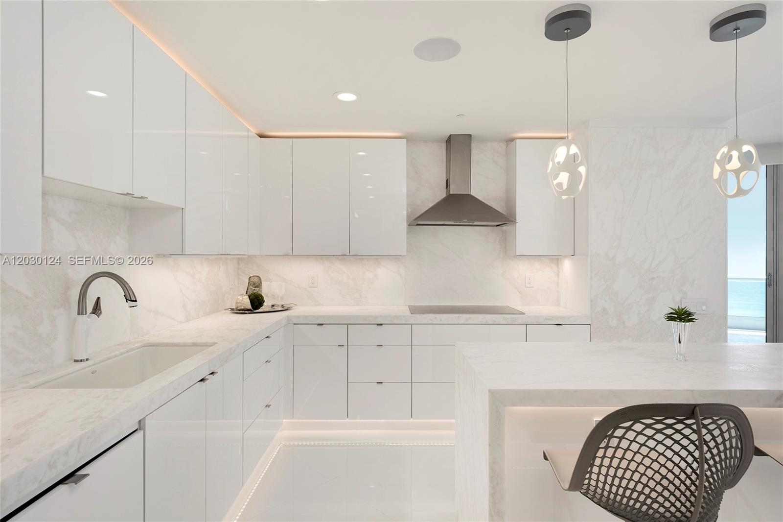 5959 Collins Ave #807, Miami Beach FL 33140