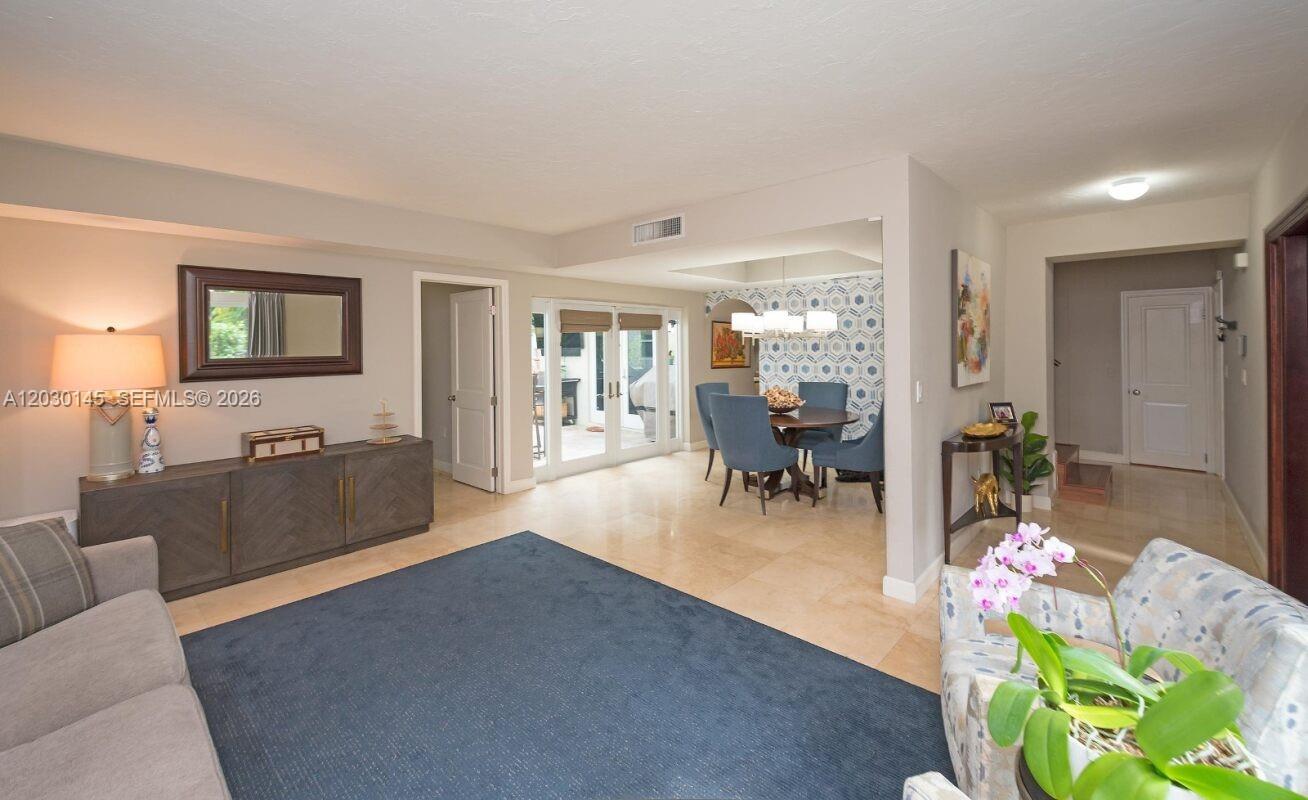 423 Alhambra Cir, Coral Gables FL 33134