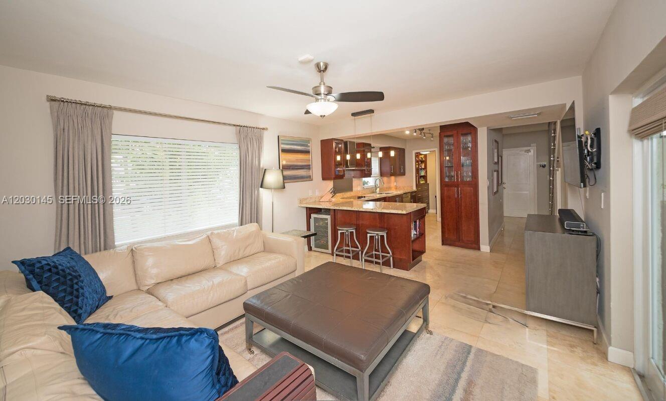423 Alhambra Cir, Coral Gables FL 33134
