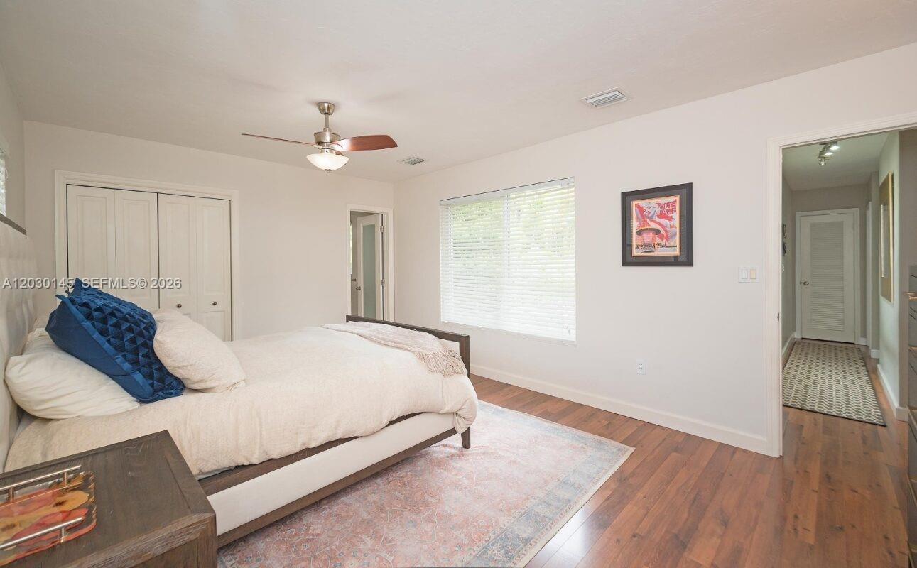 423 Alhambra Cir, Coral Gables FL 33134