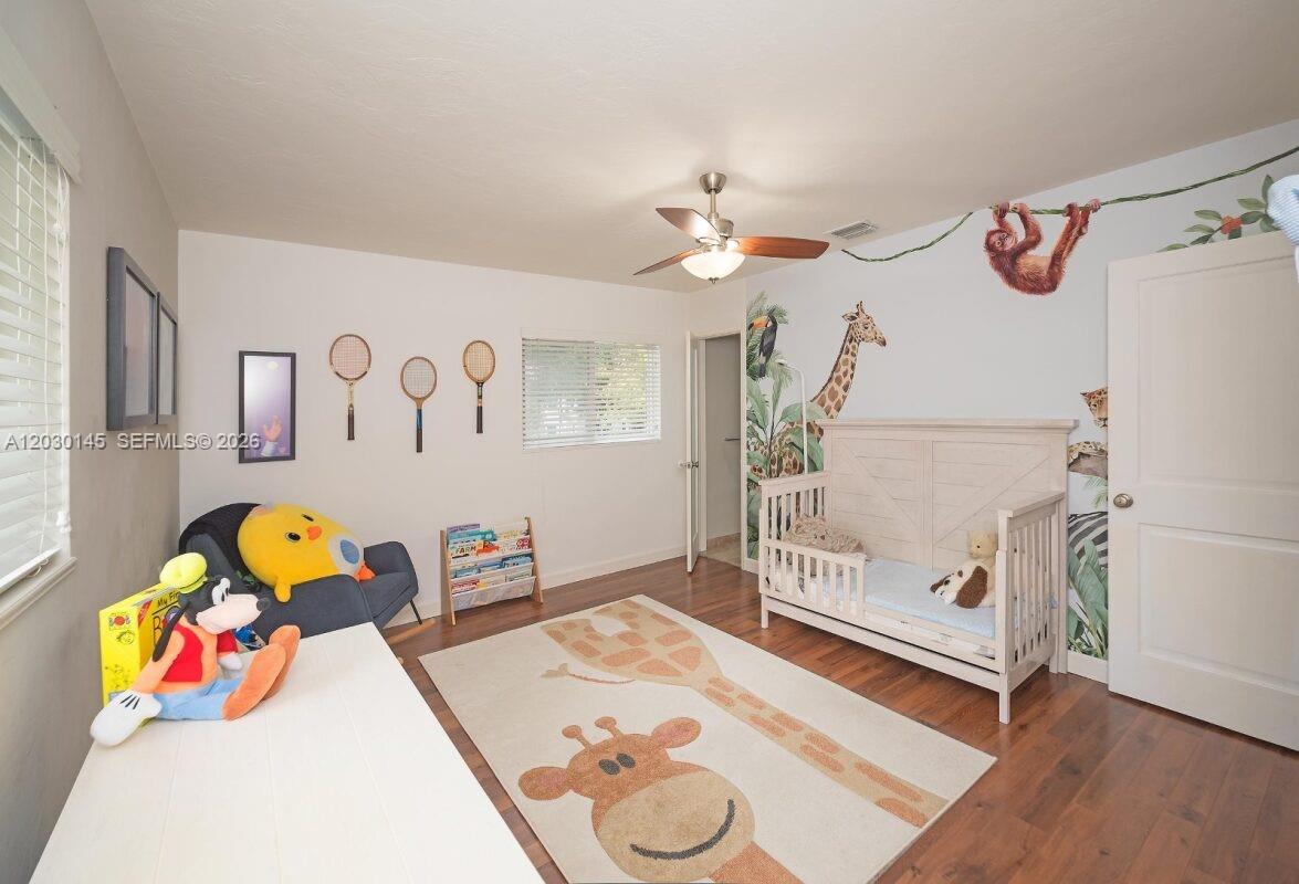 423 Alhambra Cir, Coral Gables FL 33134