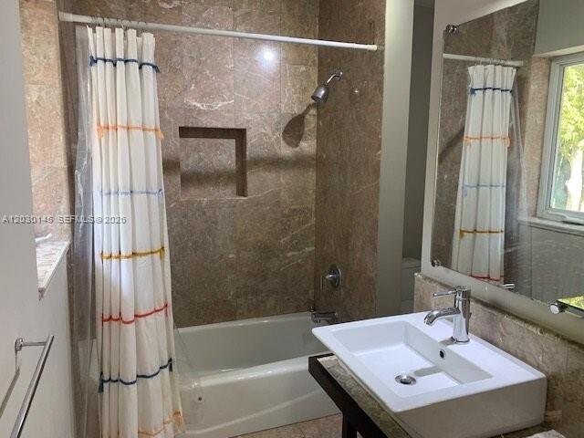 423 Alhambra Cir, Coral Gables FL 33134