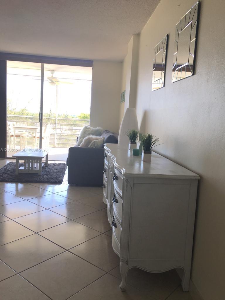 3660 NE 166th St #611, North Miami Beach FL 33160