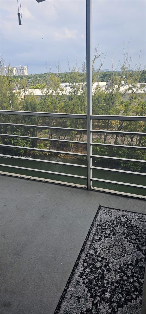 3660 NE 166th St #611, North Miami Beach FL 33160