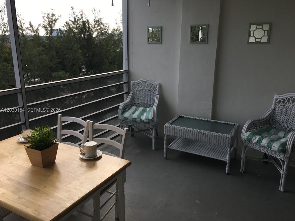 3660 NE 166th St #611, North Miami Beach FL 33160