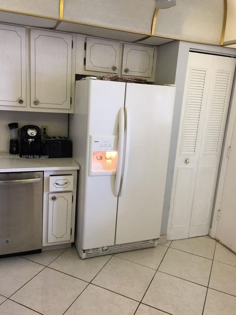 3660 NE 166th St #611, North Miami Beach FL 33160
