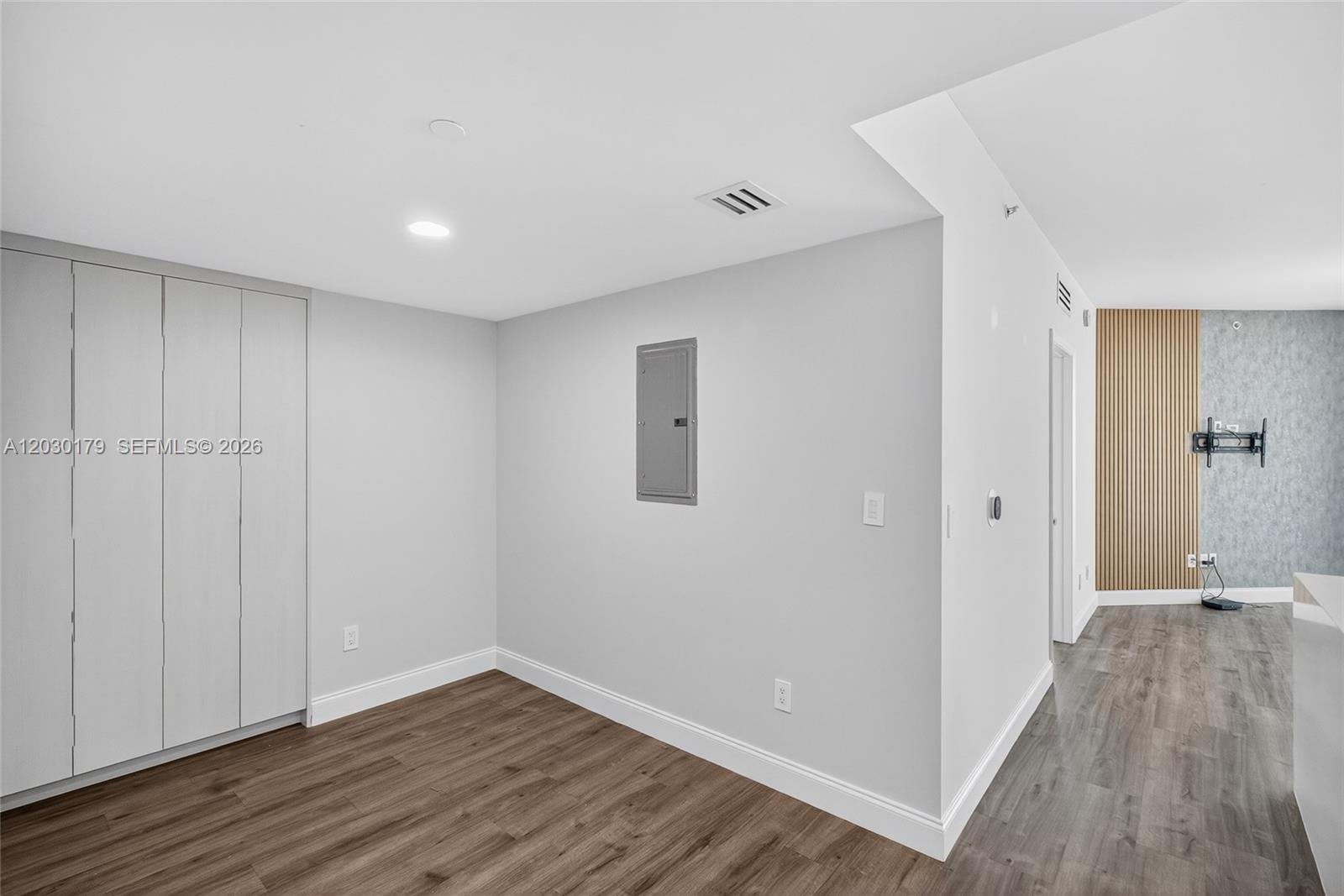 350 S Miami Ave #1705, Miami FL 33130