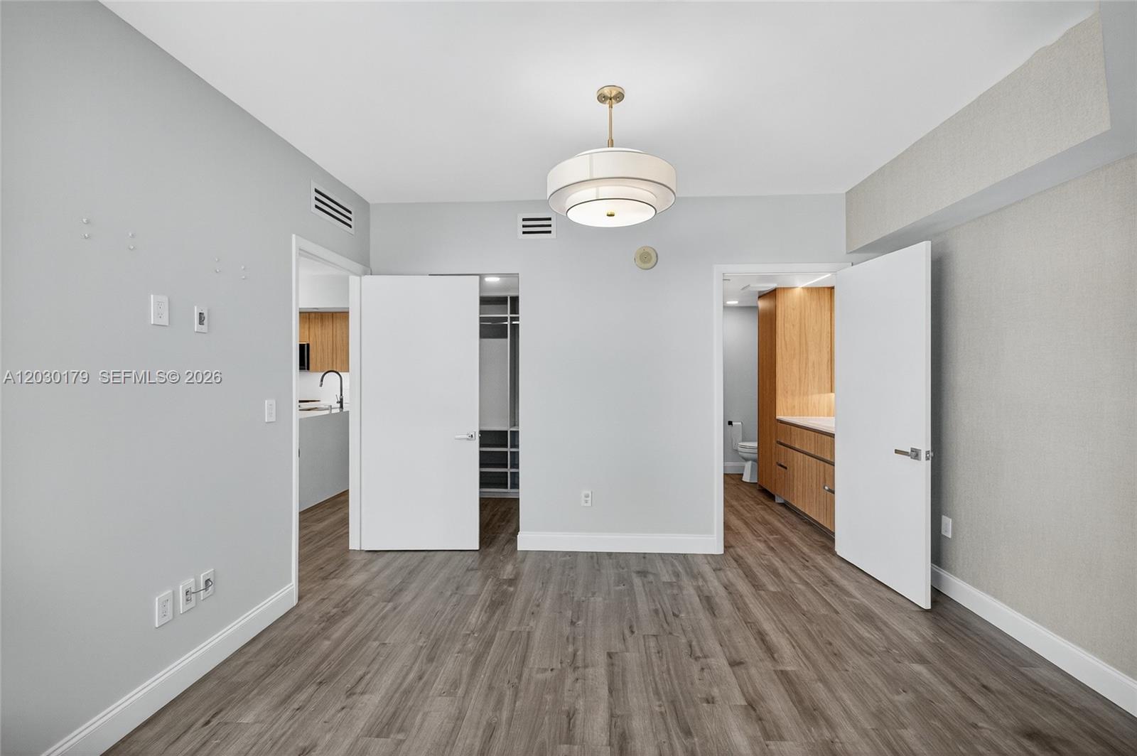 350 S Miami Ave #1705, Miami FL 33130