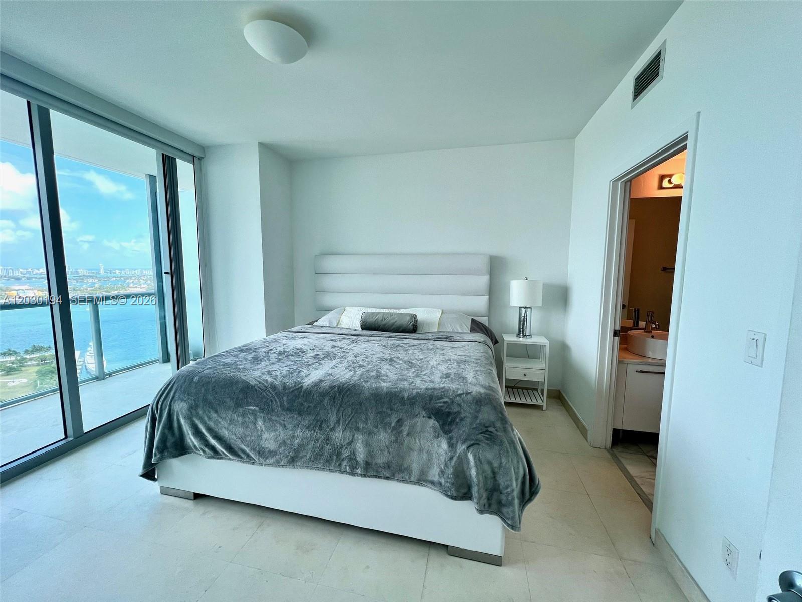 888 Biscayne Blvd #2911, Miami FL 33132