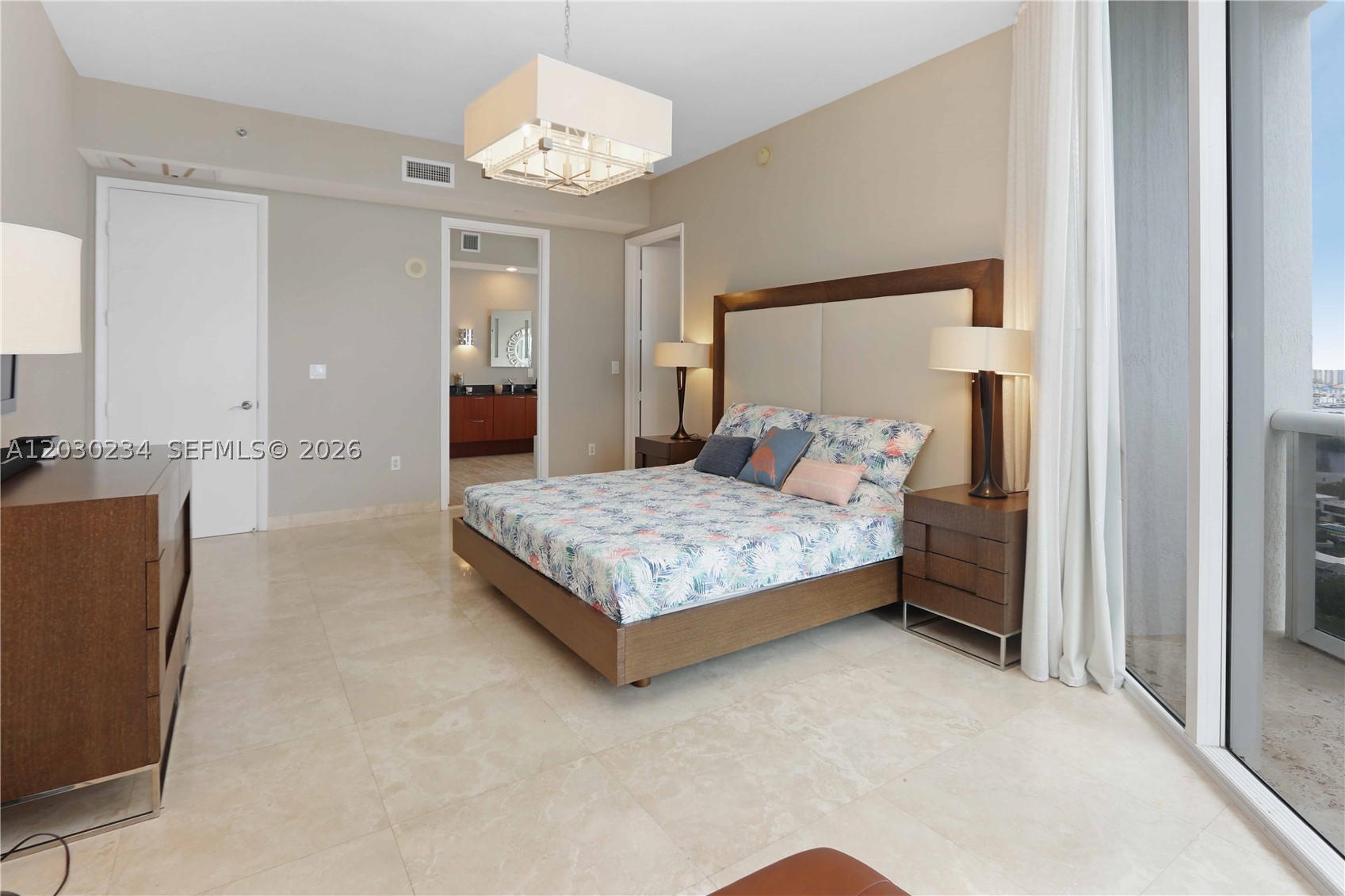15901 Collins Ave #2004, Sunny Isles Beach FL 33160