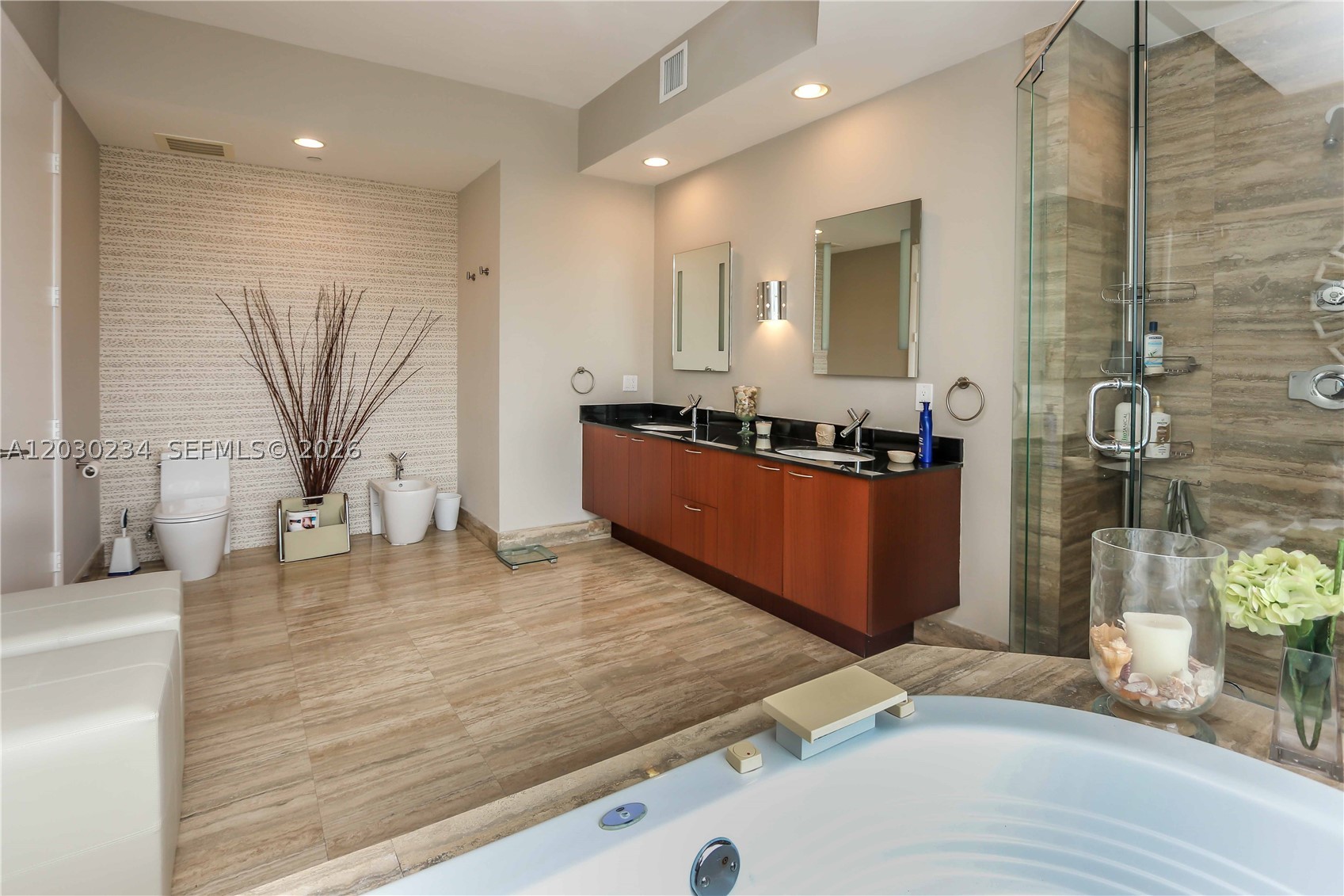 15901 Collins Ave #2004, Sunny Isles Beach FL 33160