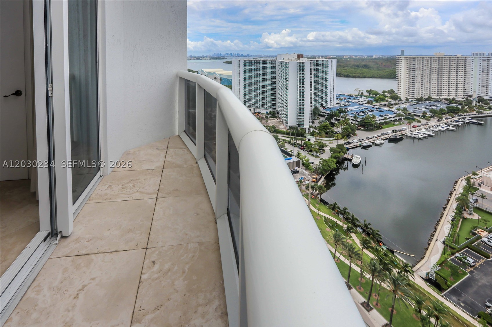 15901 Collins Ave #2004, Sunny Isles Beach FL 33160