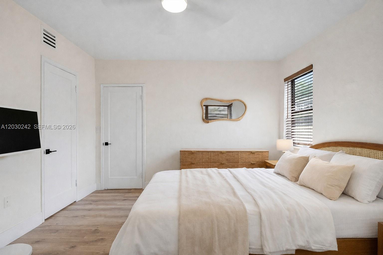 1275 Marseille Dr #42, Miami Beach FL 33141