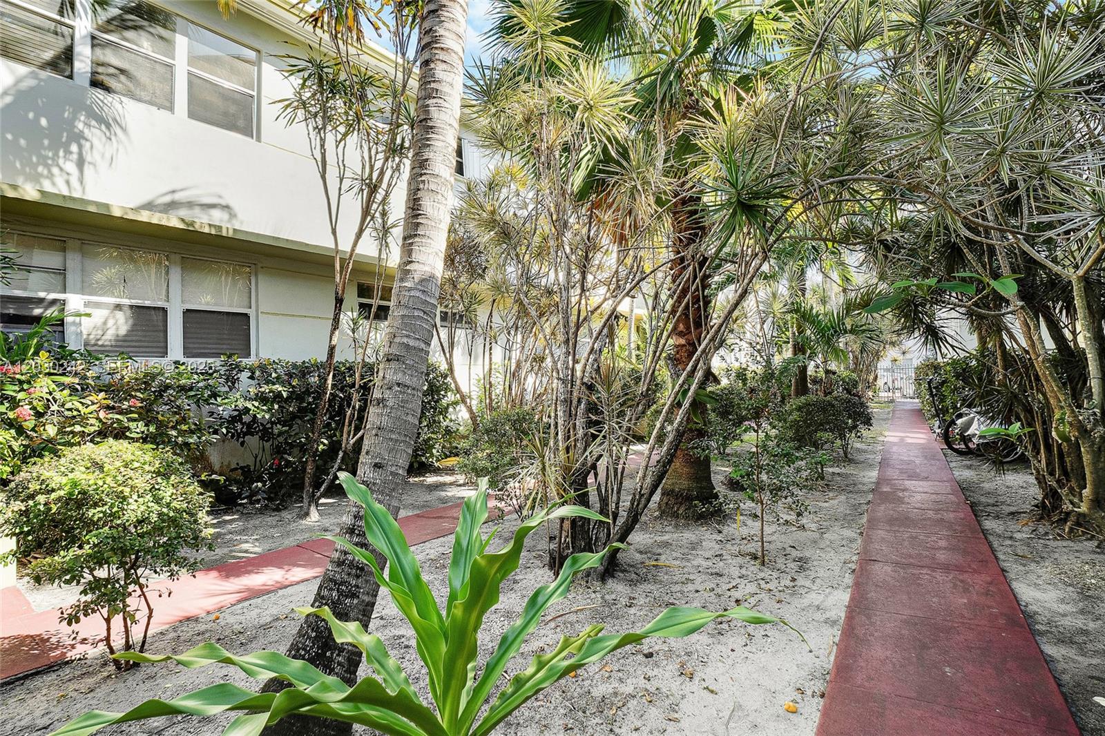 1275 Marseille Dr #42, Miami Beach FL 33141
