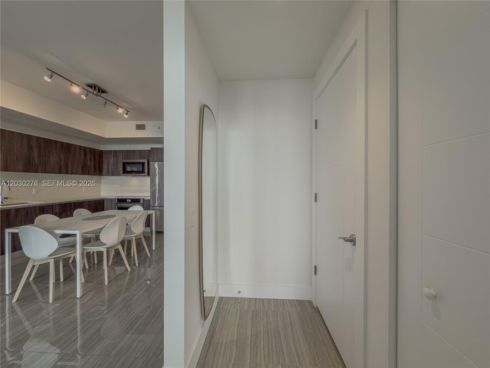 2960 NE 207th St #1104, Aventura FL 33180