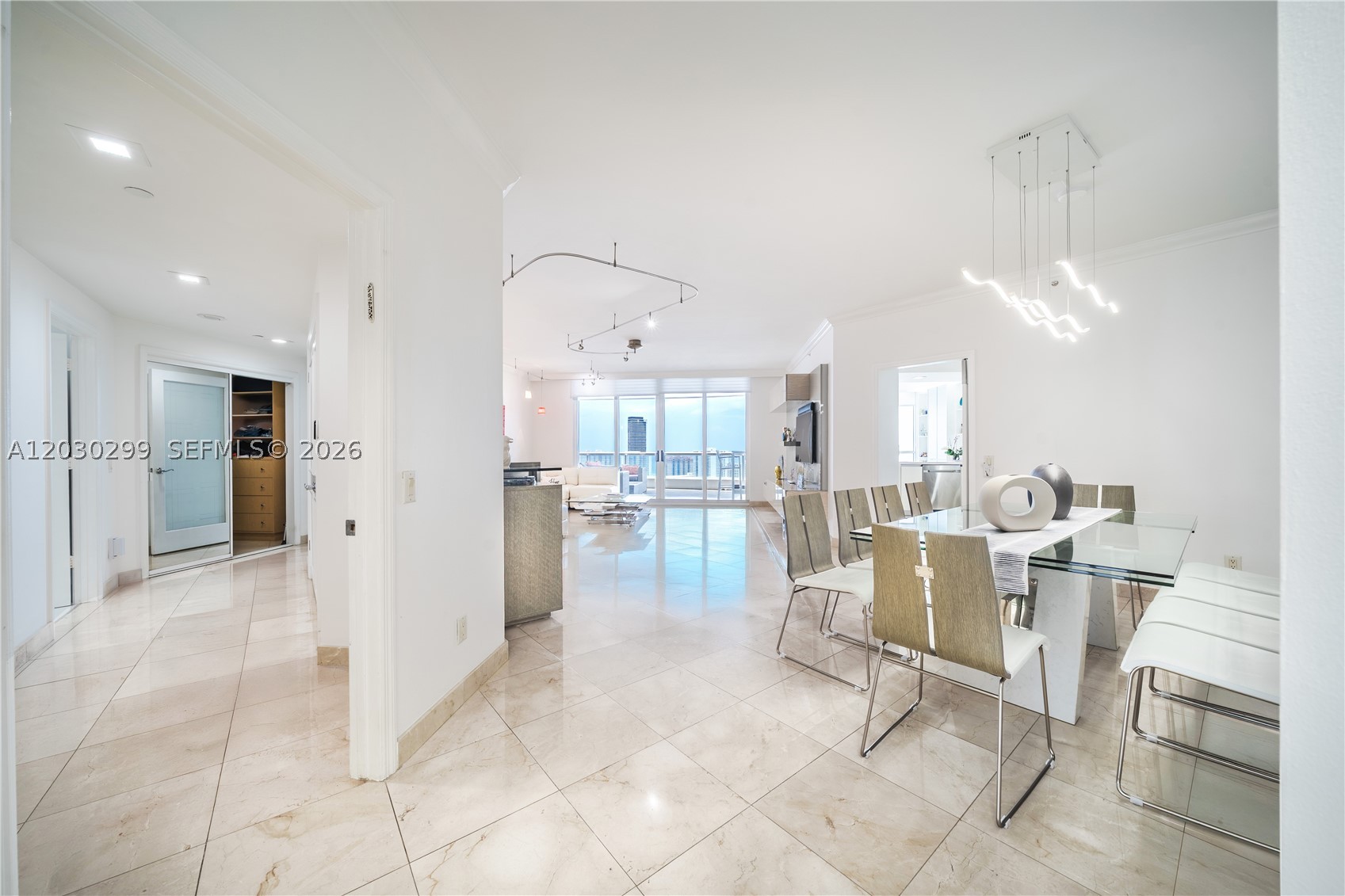 21050 Point Pl #2601, Aventura FL 33180