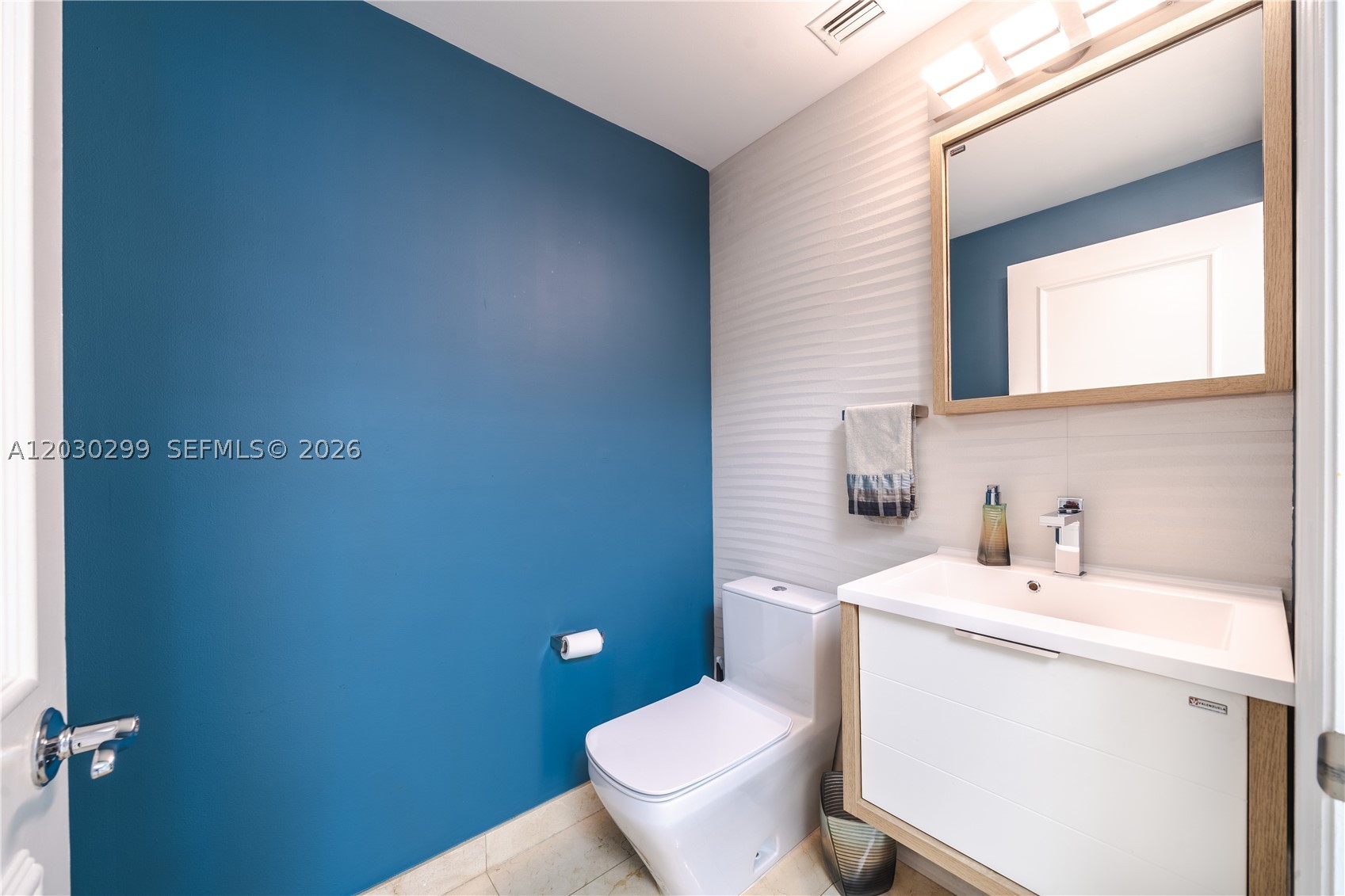 21050 Point Pl #2601, Aventura FL 33180