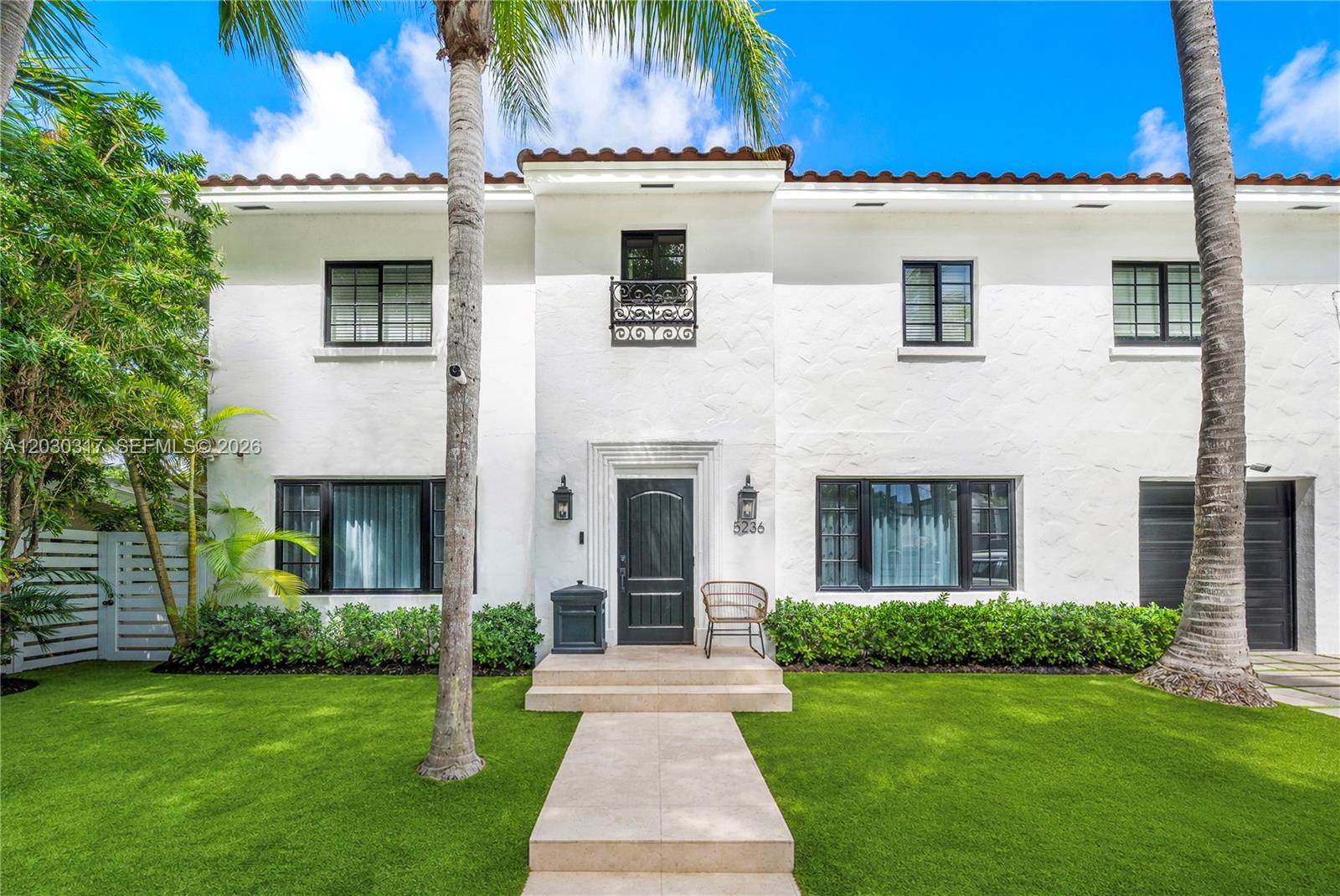5236 Pine Tree Dr, Miami Beach FL 33140