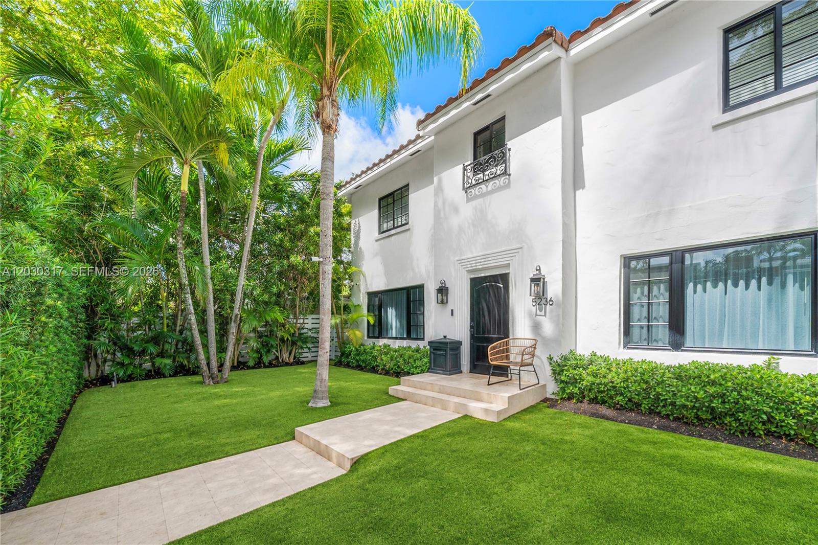 5236 Pine Tree Dr, Miami Beach FL 33140