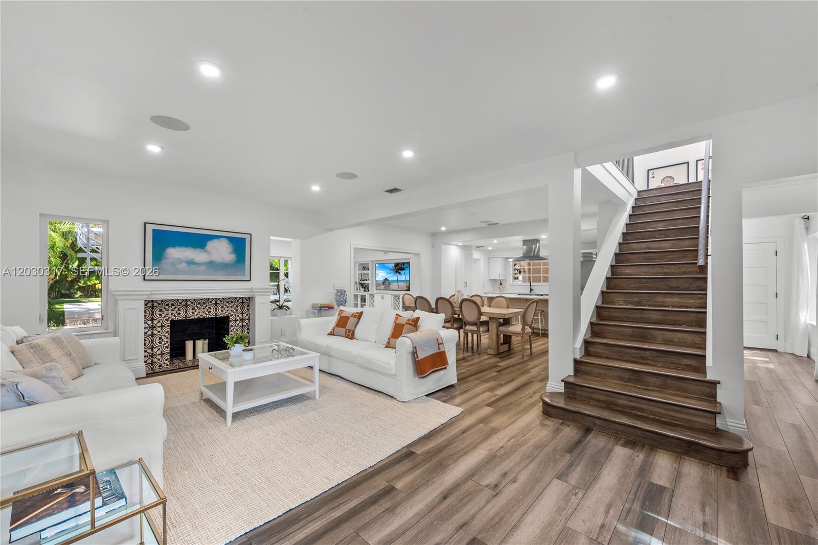 5236 Pine Tree Dr, Miami Beach FL 33140