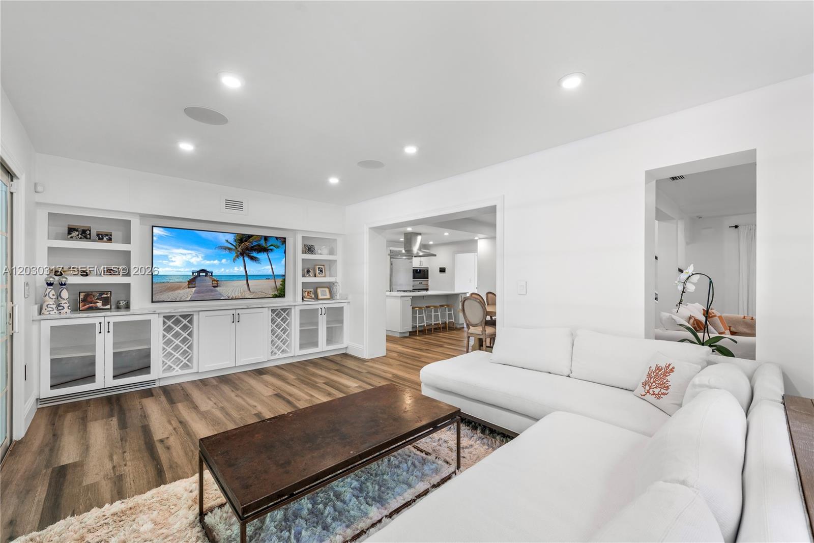 5236 Pine Tree Dr, Miami Beach FL 33140