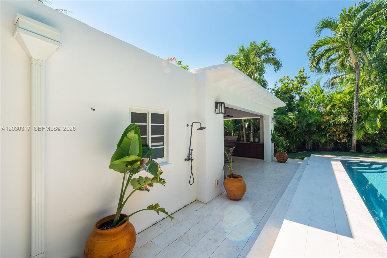 5236 Pine Tree Dr, Miami Beach FL 33140