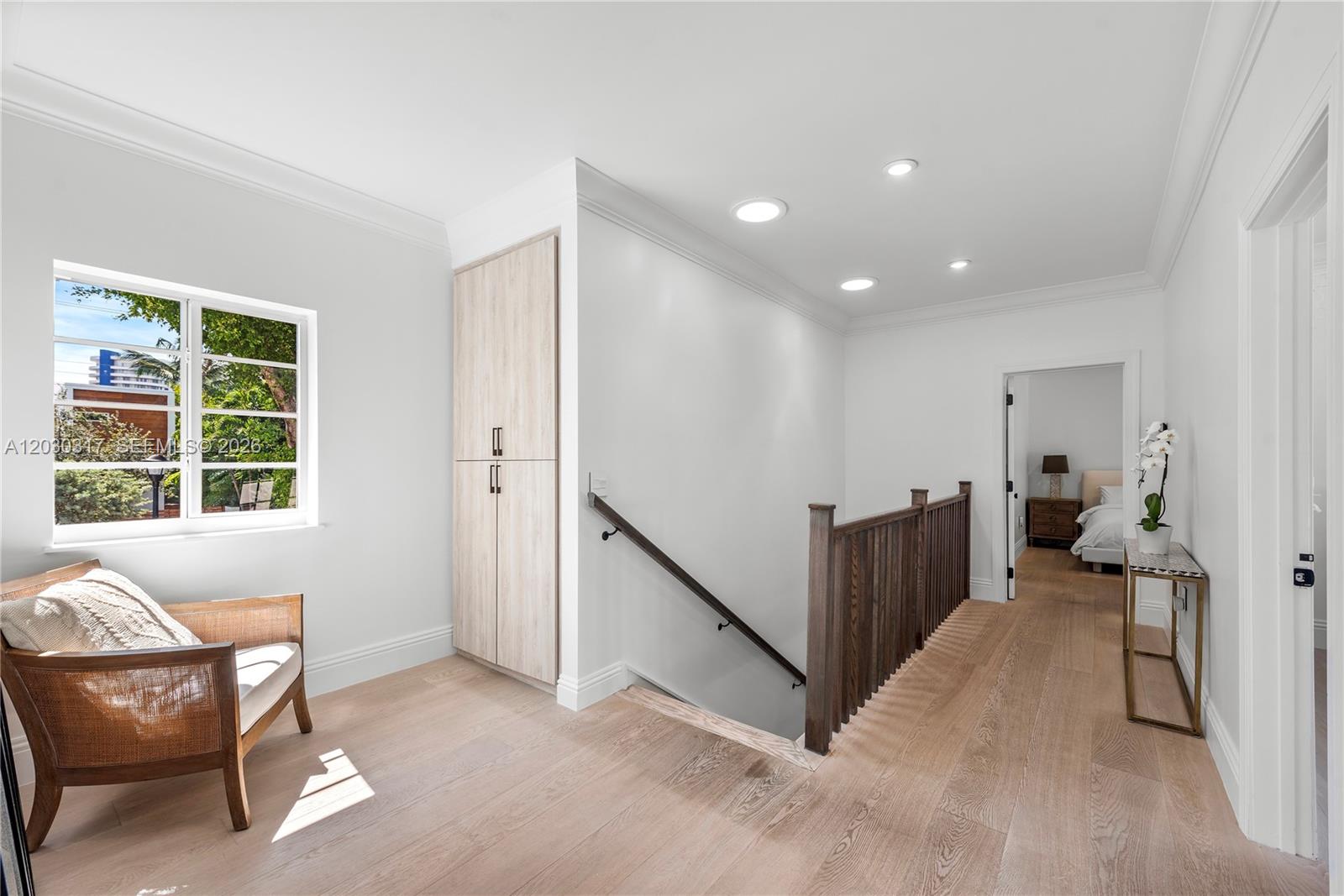 5236 Pine Tree Dr, Miami Beach FL 33140