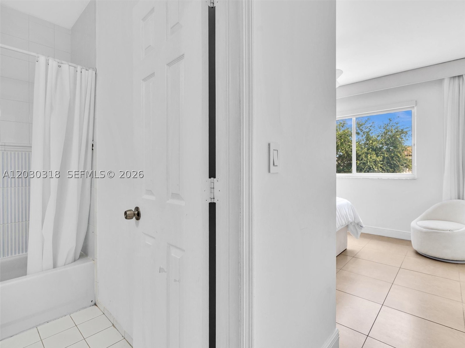 8052 NW 161st Ter, Miami Lakes FL 33016