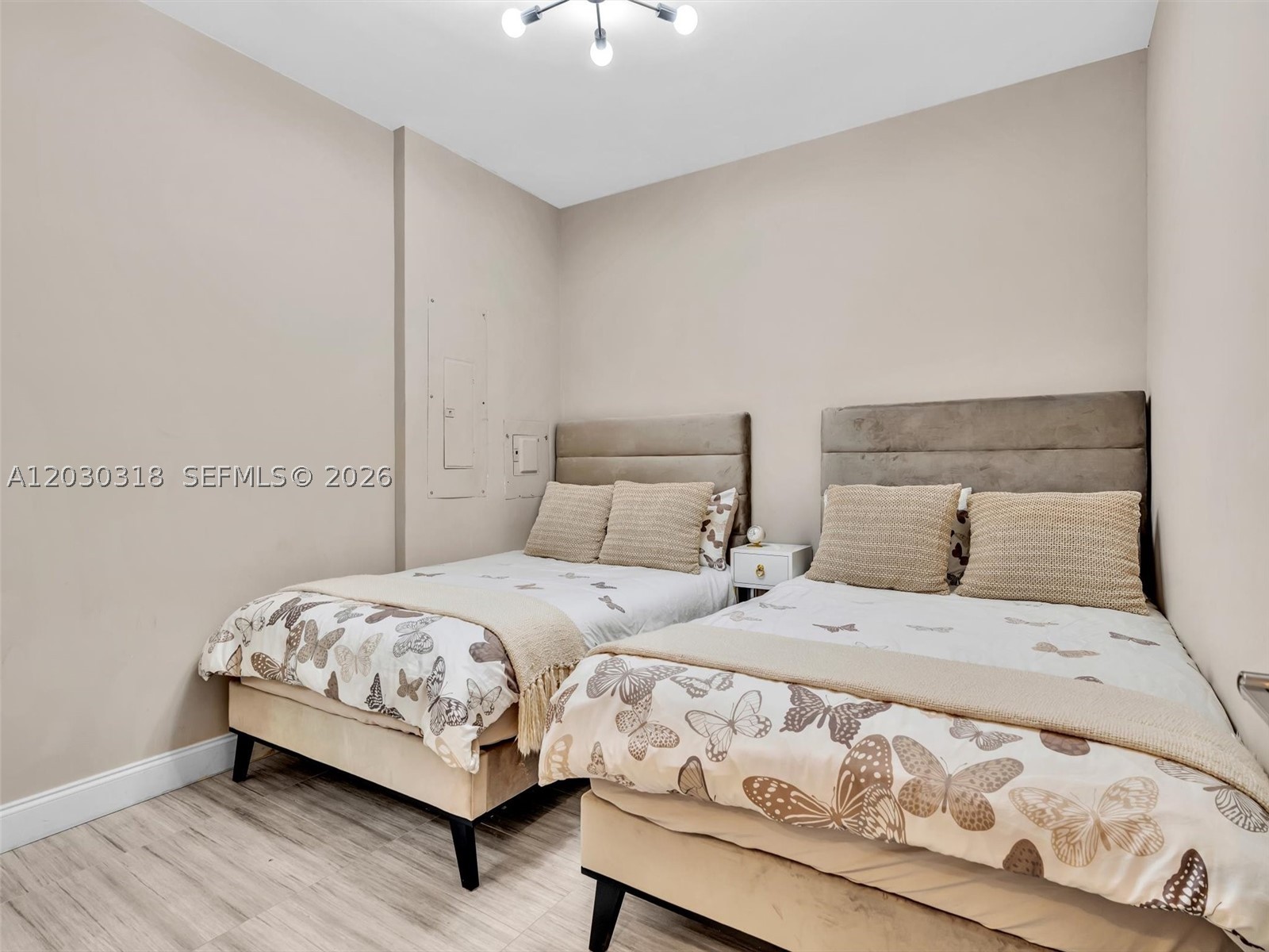 8052 NW 161st Ter, Miami Lakes FL 33016