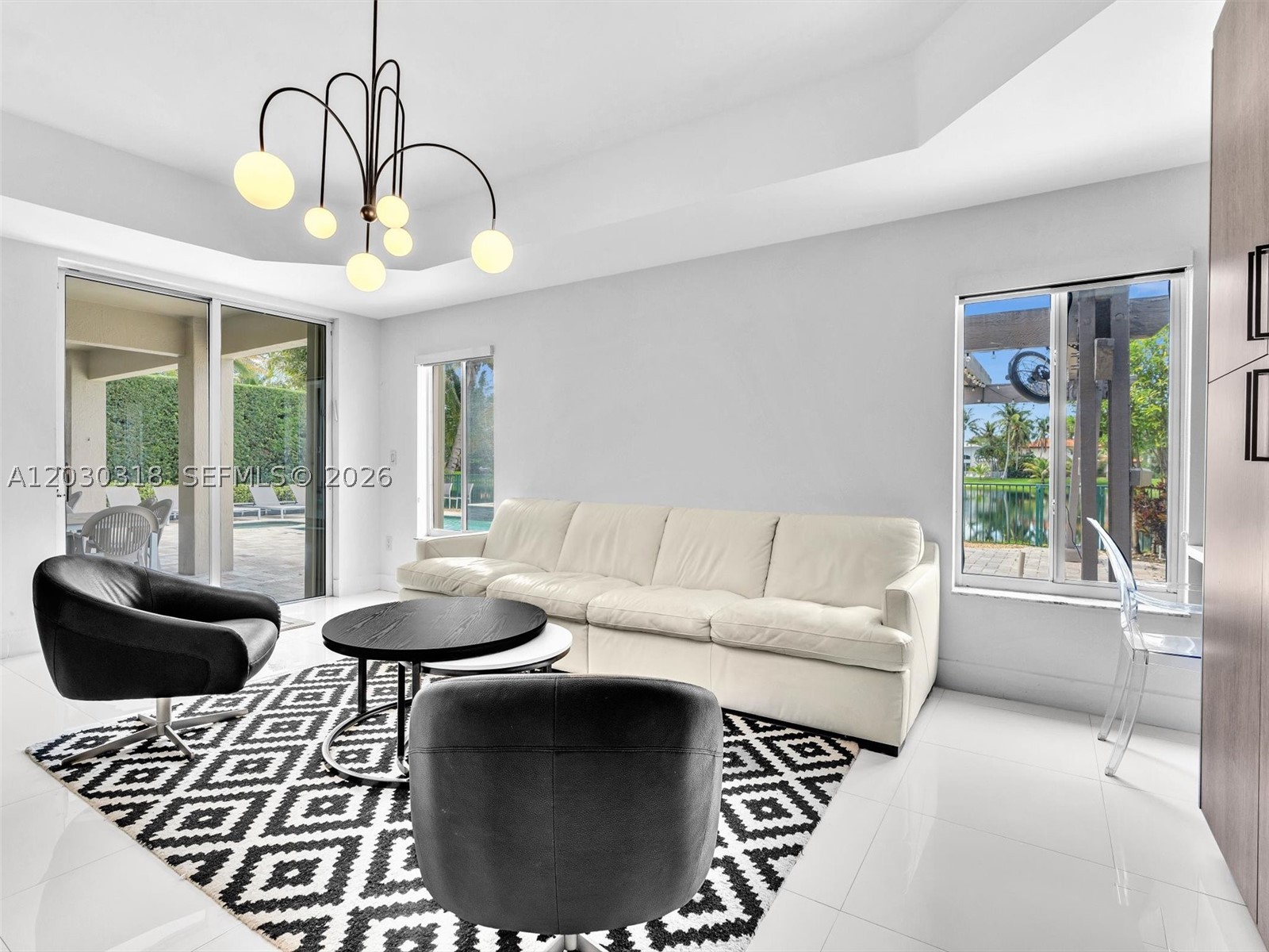 8052 NW 161st Ter, Miami Lakes FL 33016
