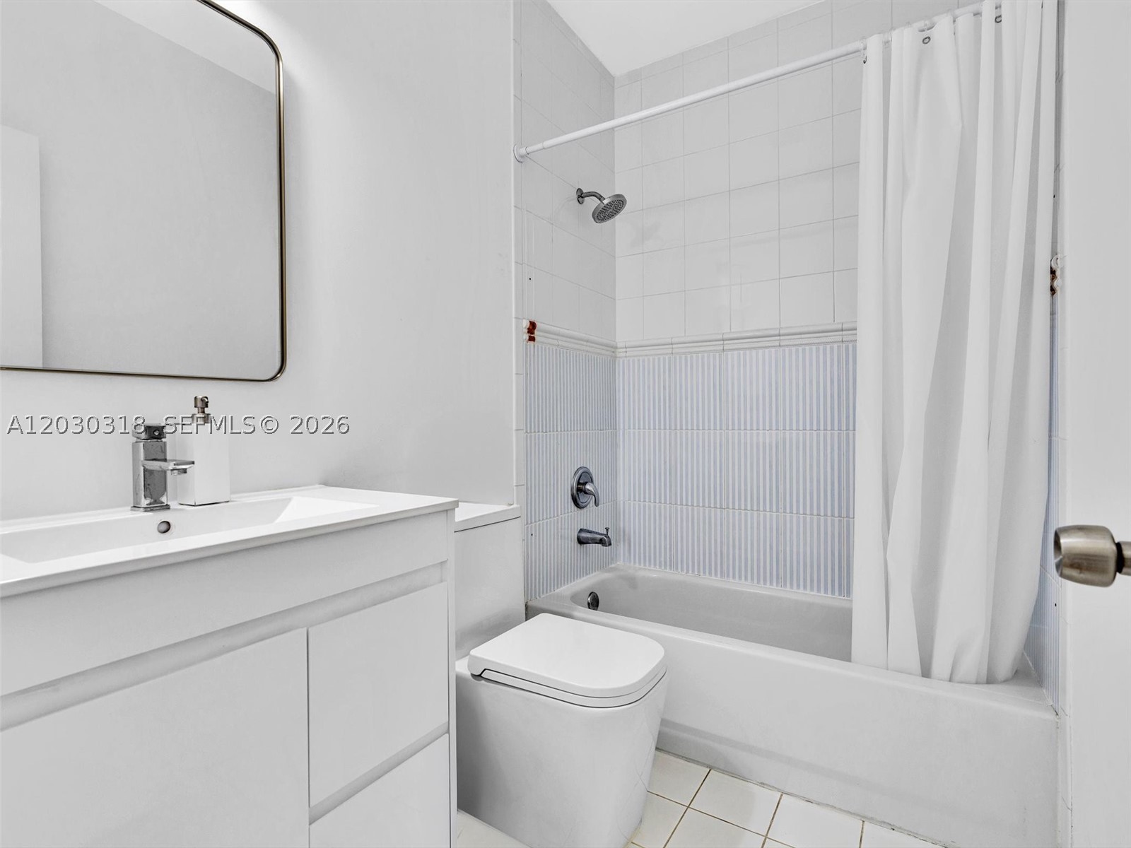 8052 NW 161st Ter, Miami Lakes FL 33016