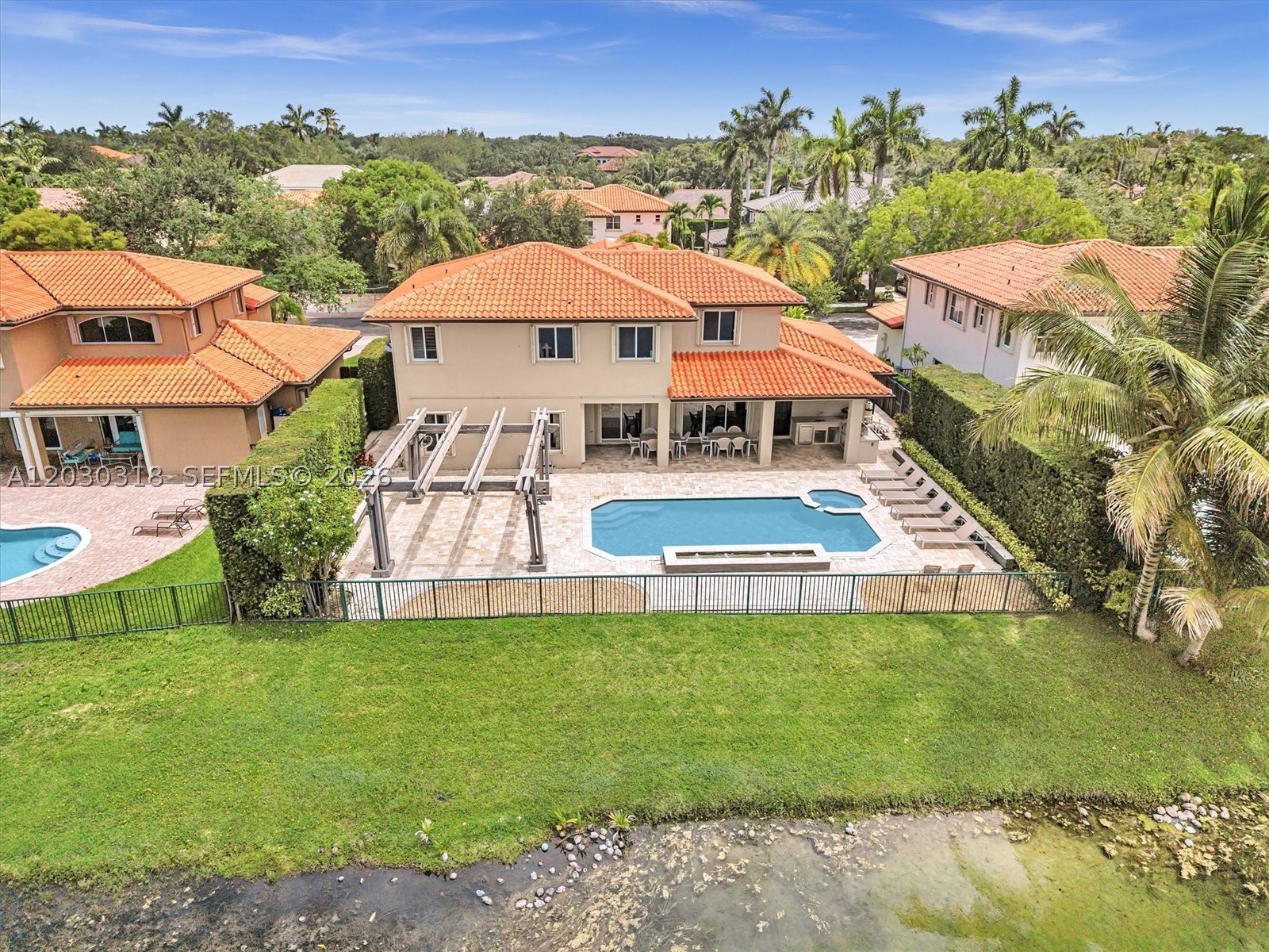 8052 NW 161st Ter, Miami Lakes FL 33016
