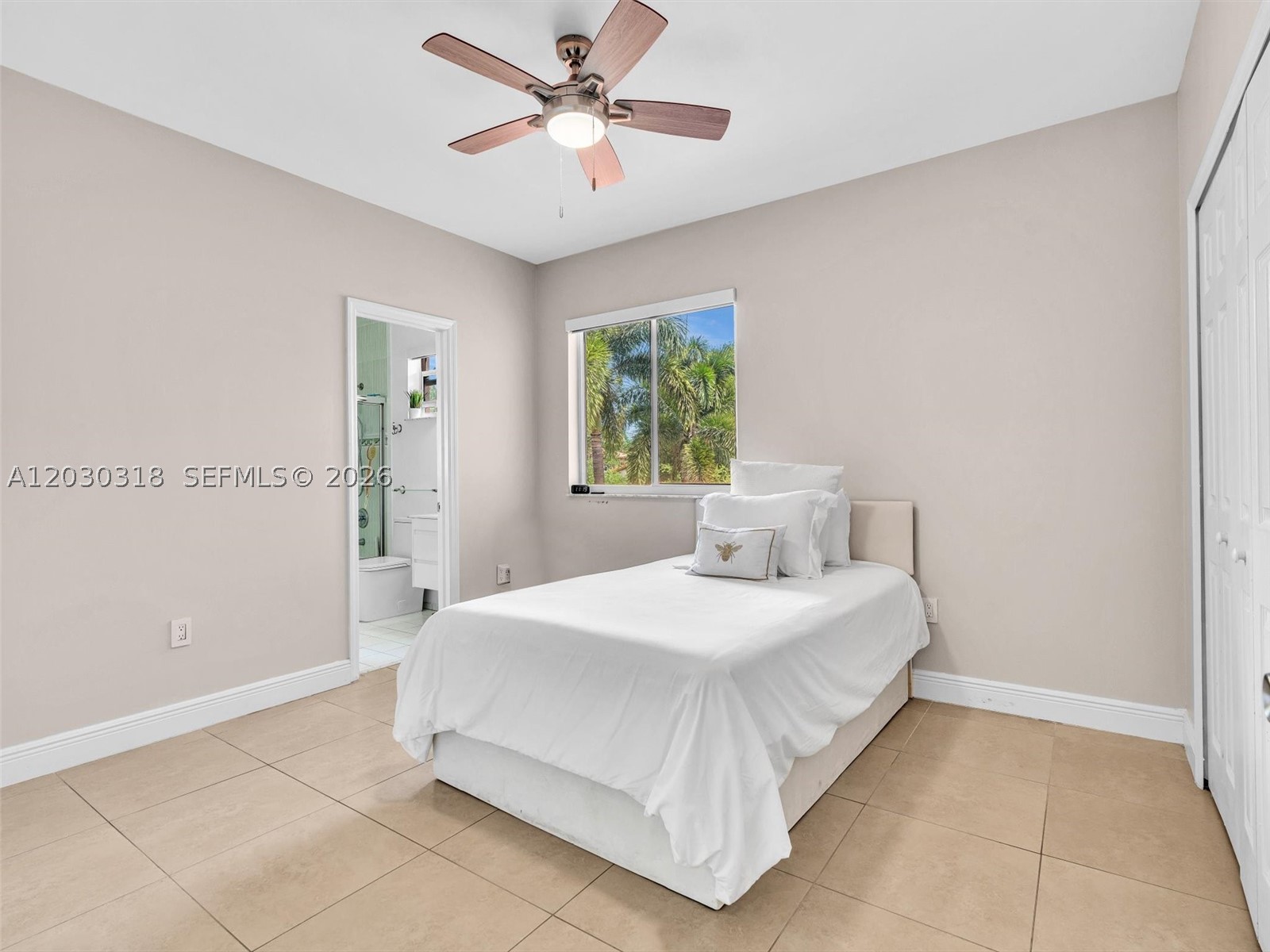 8052 NW 161st Ter, Miami Lakes FL 33016