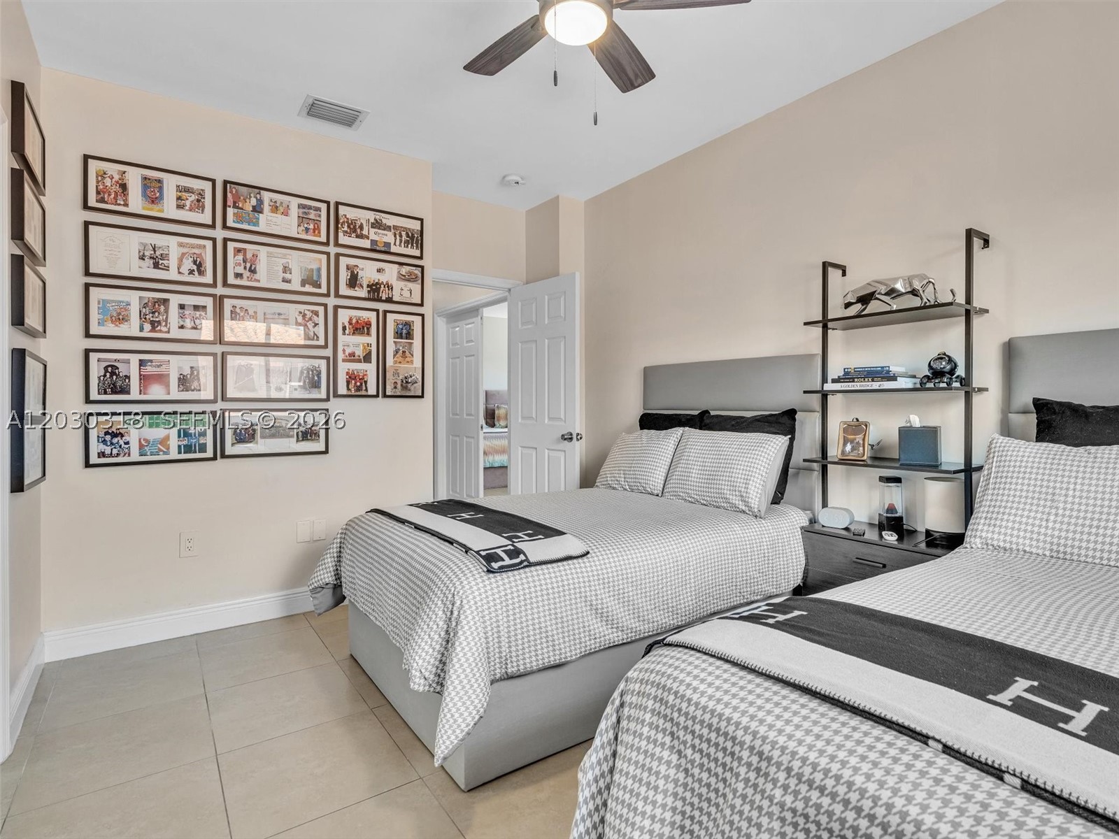 8052 NW 161st Ter, Miami Lakes FL 33016