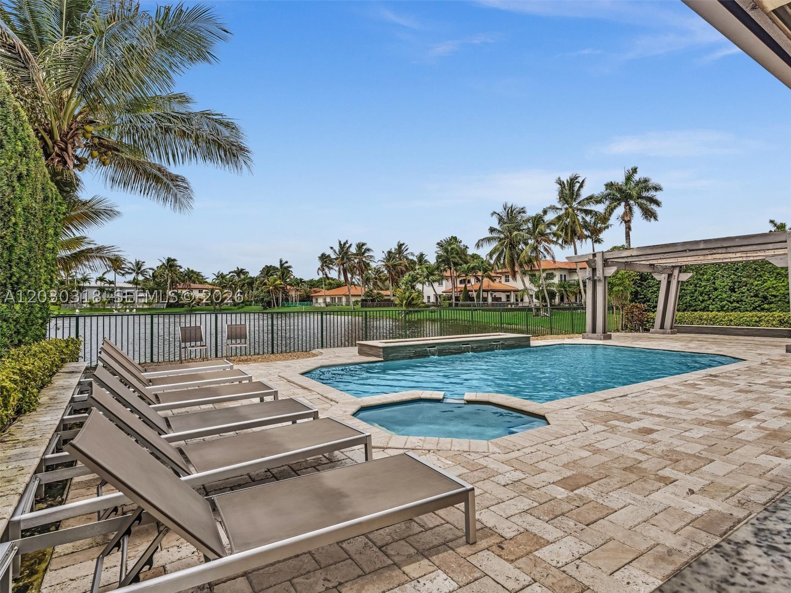 8052 NW 161st Ter, Miami Lakes FL 33016