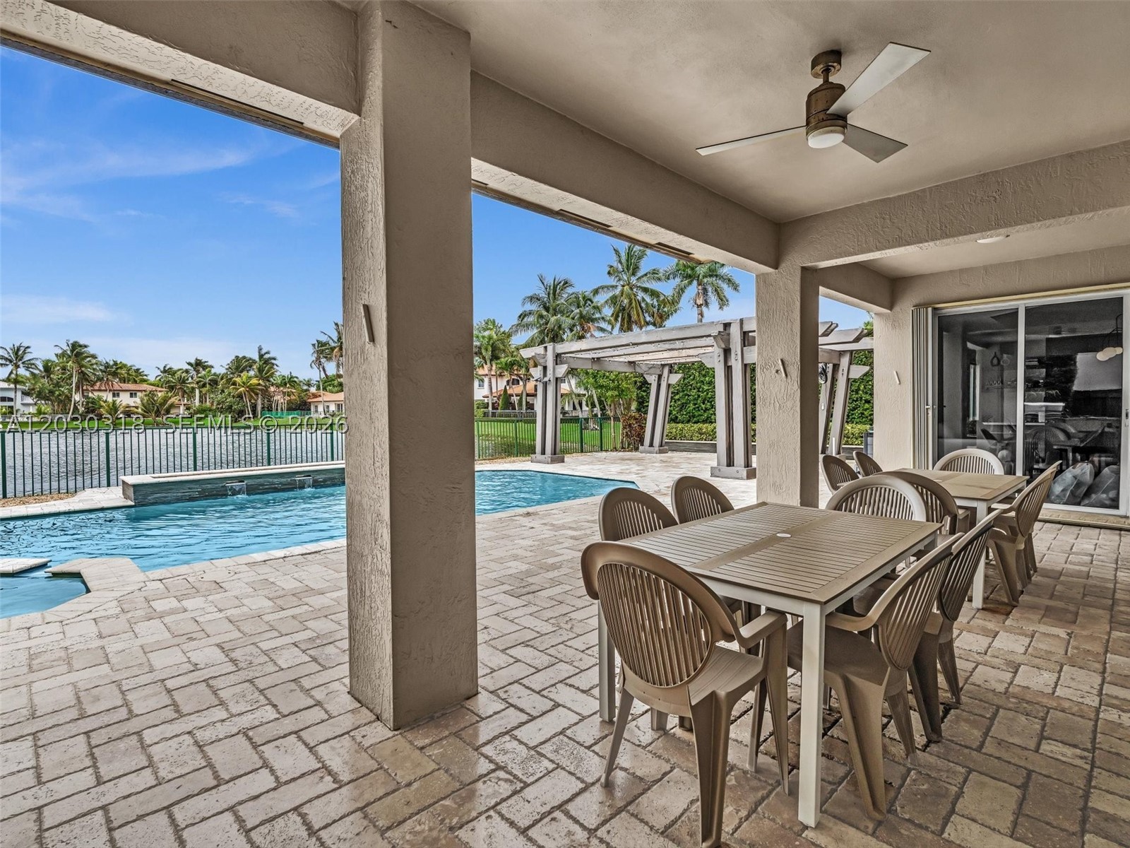 8052 NW 161st Ter, Miami Lakes FL 33016