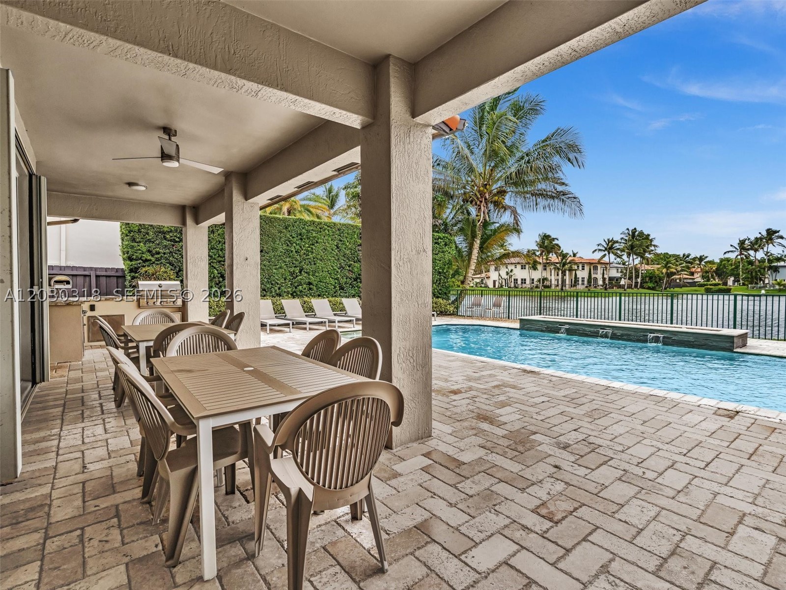8052 NW 161st Ter, Miami Lakes FL 33016