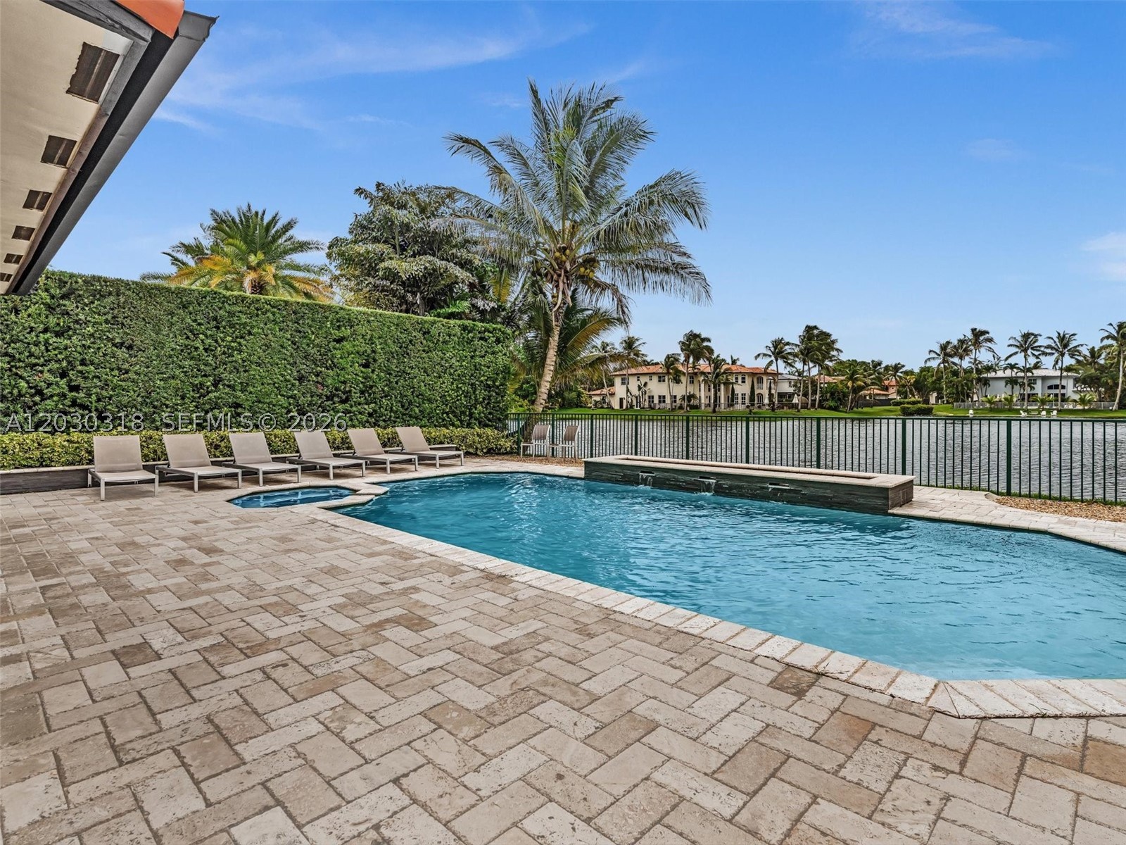 8052 NW 161st Ter, Miami Lakes FL 33016