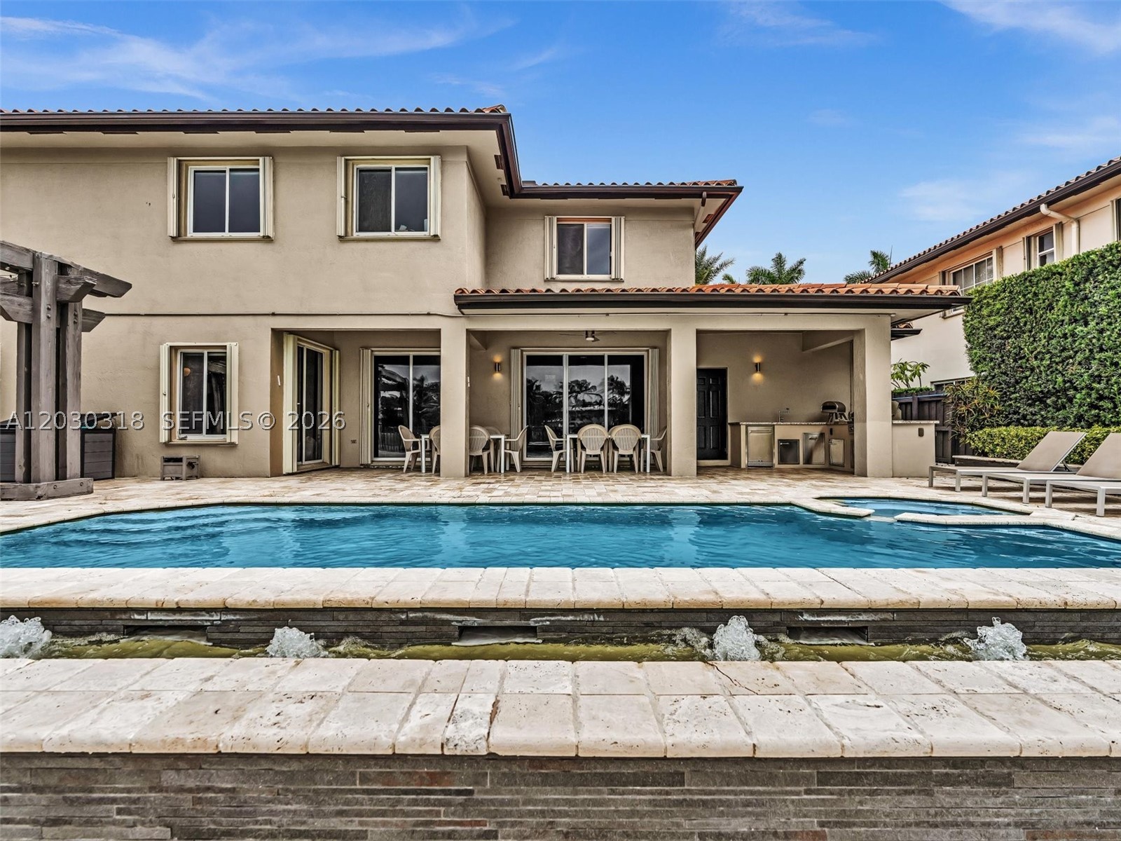 8052 NW 161st Ter, Miami Lakes FL 33016