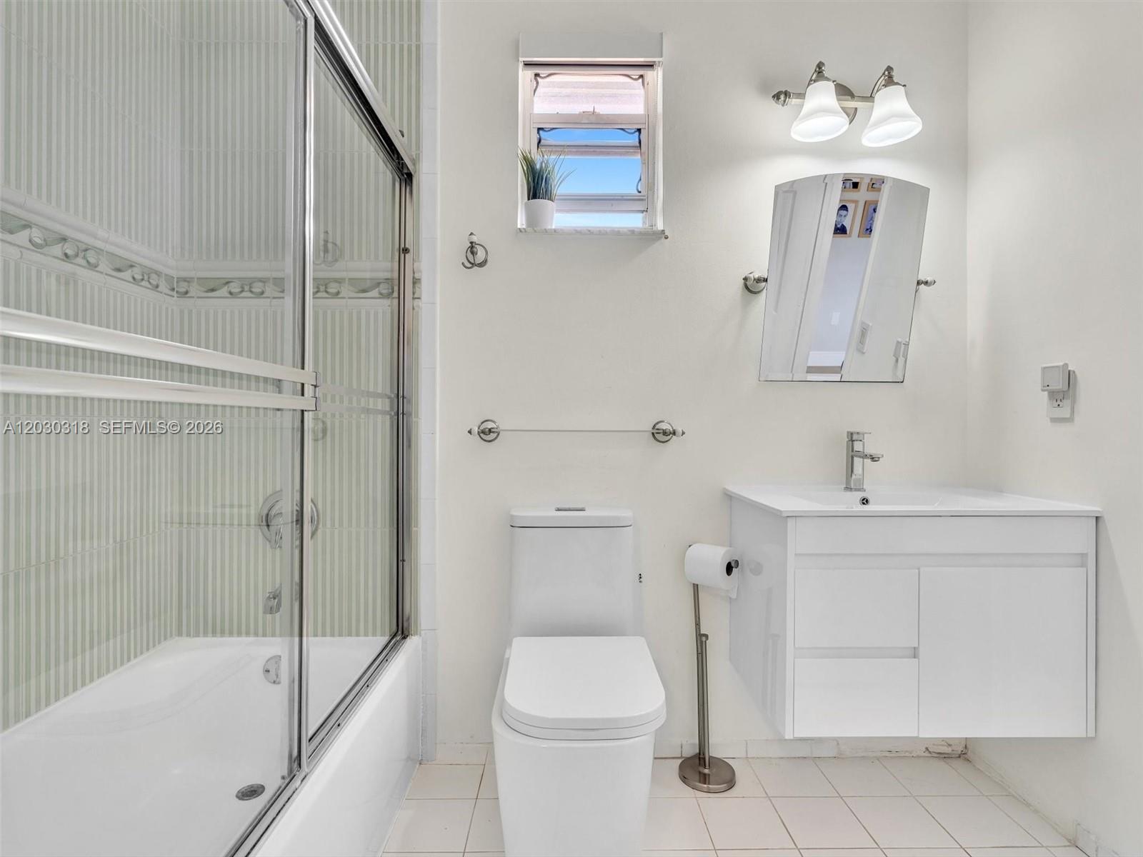 8052 NW 161st Ter, Miami Lakes FL 33016