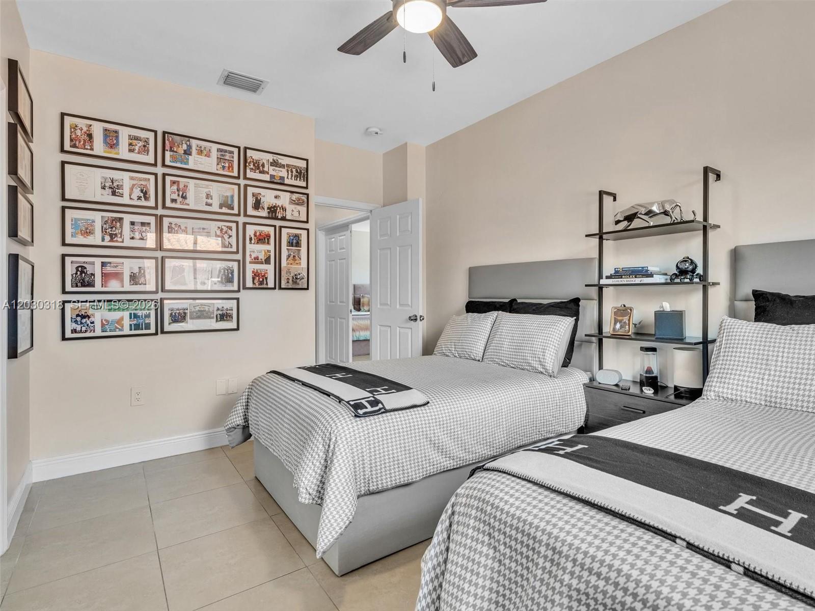 8052 NW 161st Ter, Miami Lakes FL 33016