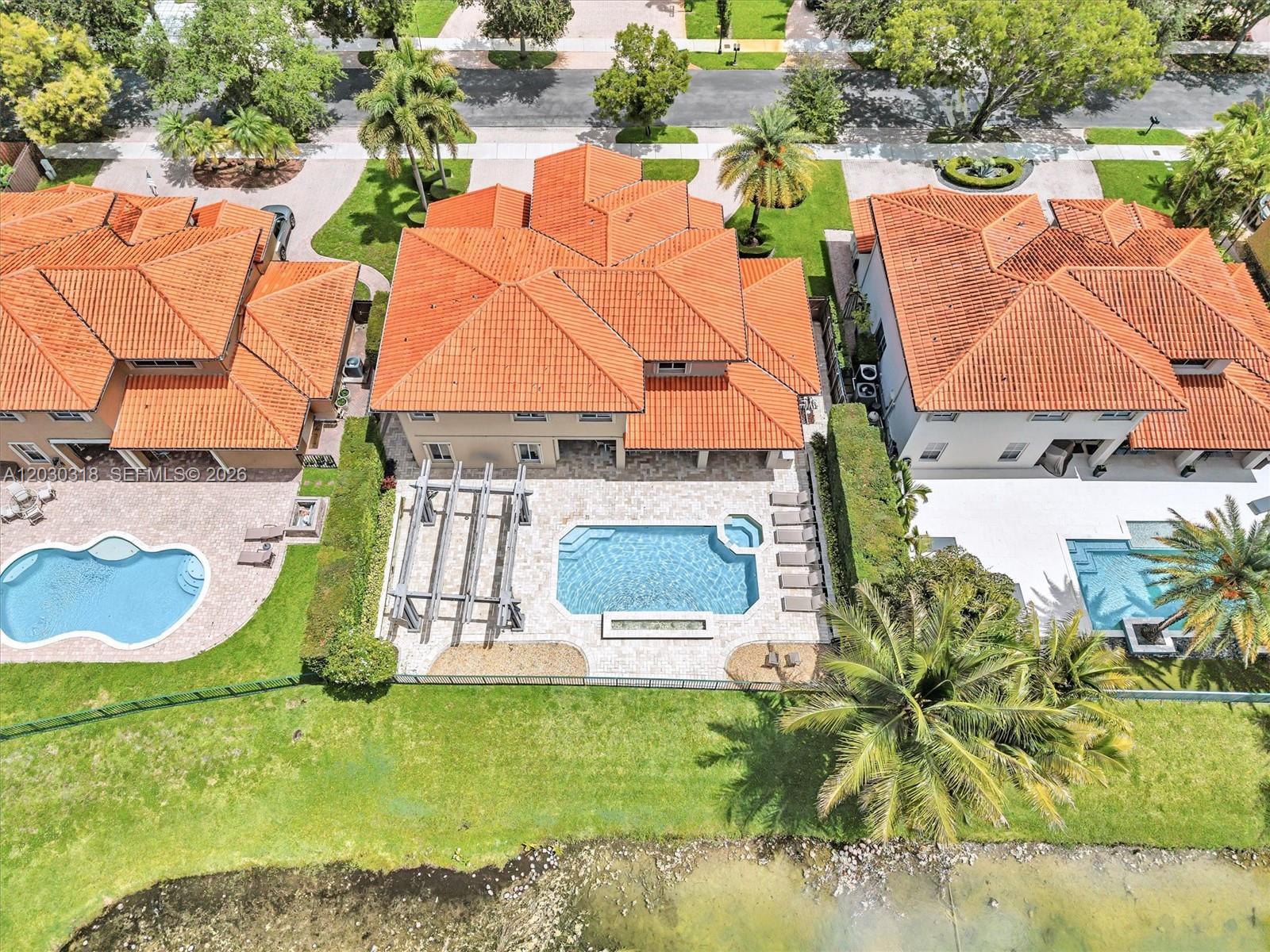 8052 NW 161st Ter, Miami Lakes FL 33016