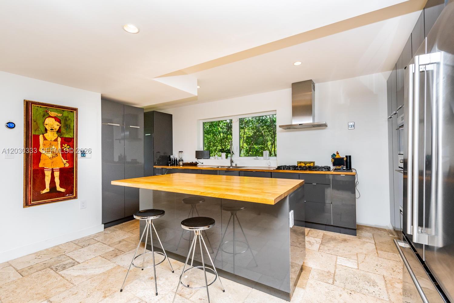 575 W 50th St, Miami Beach FL 33140