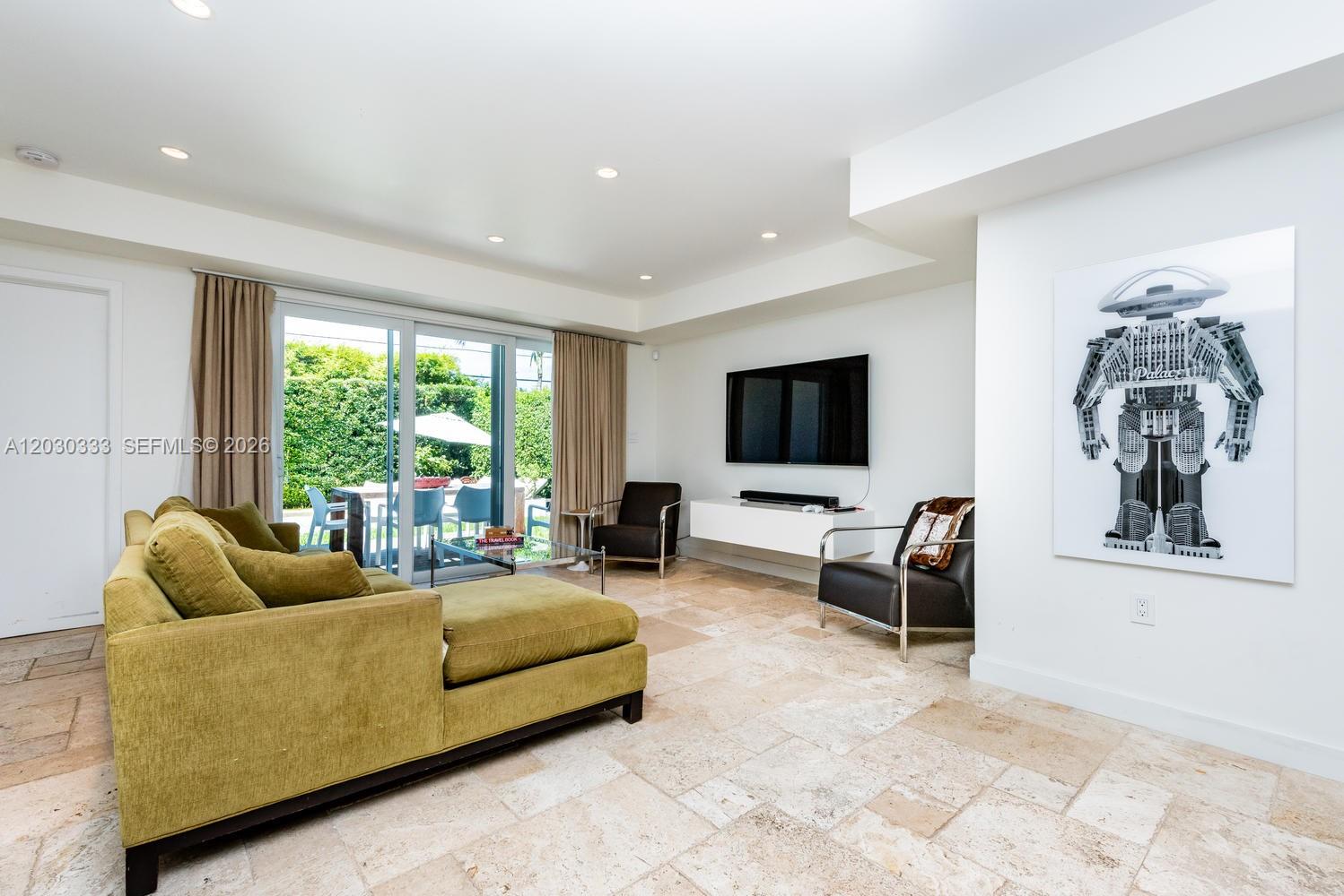 575 W 50th St, Miami Beach FL 33140
