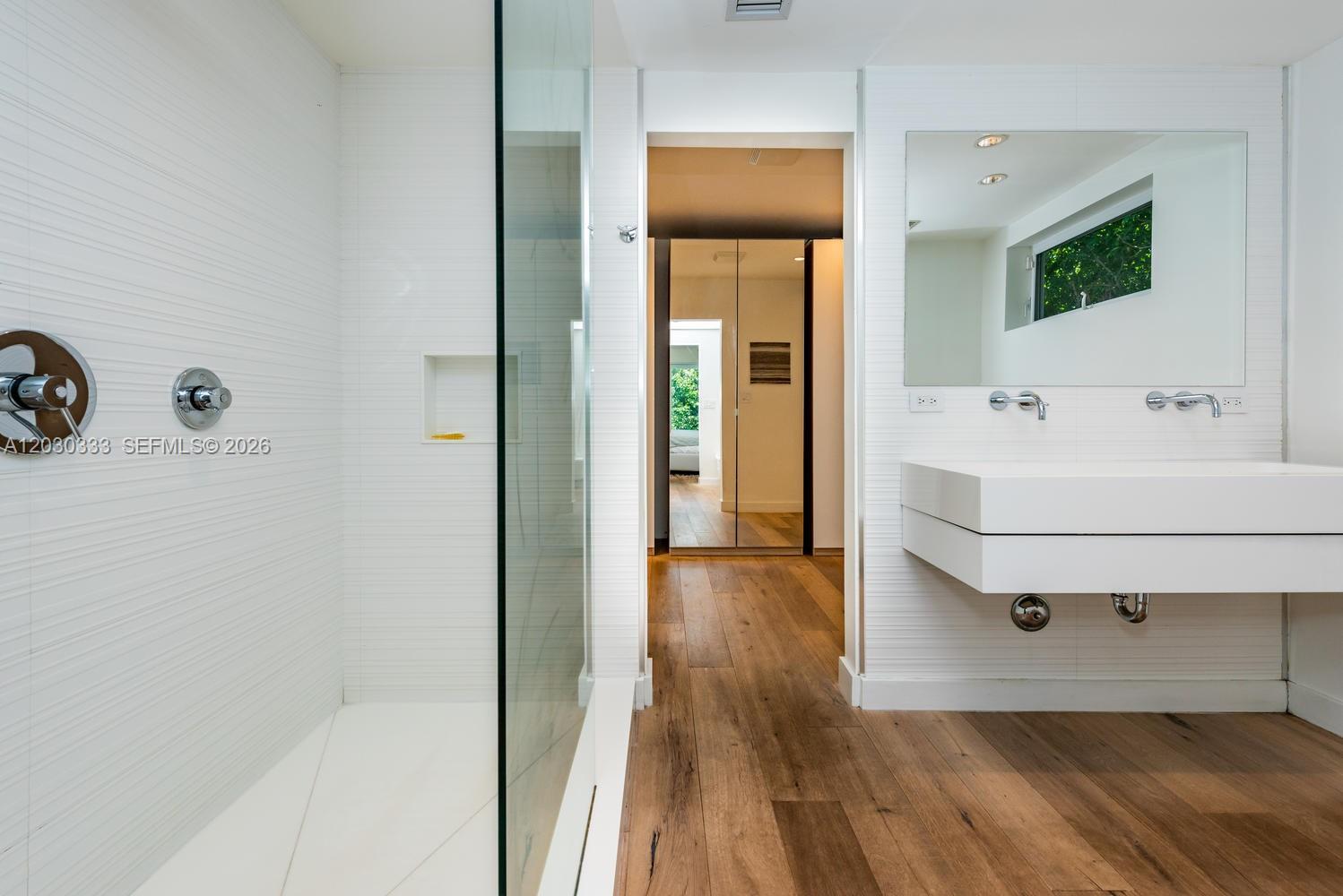 575 W 50th St, Miami Beach FL 33140