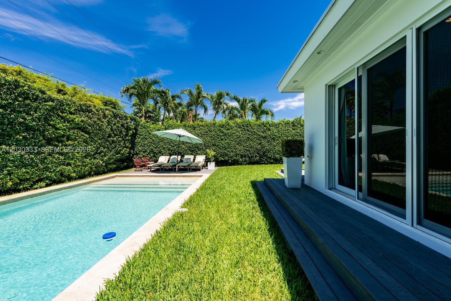 575 W 50th St, Miami Beach FL 33140