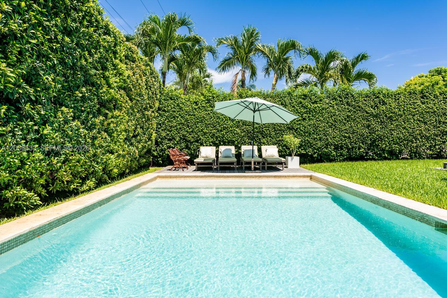 575 W 50th St, Miami Beach FL 33140