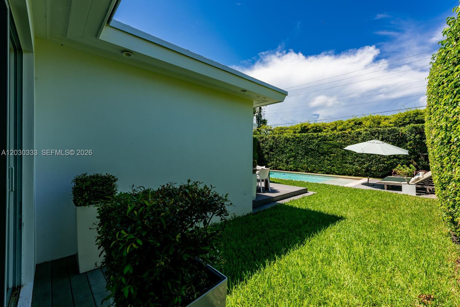 575 W 50th St, Miami Beach FL 33140